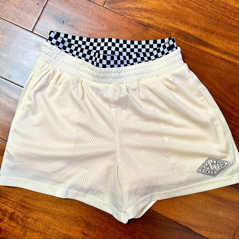 ~ Fabletics Three-Point Basketball Short - Picture 4 of 6